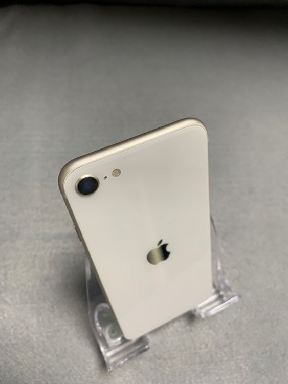 超美品 国内版 SIMフリー iPhoneSE 第3世代 128GB スターライト色