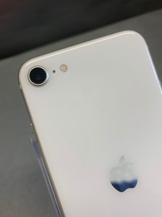 ��š������ǡ�SIM�ե꡼ iPhoneSE ��3���� 128GB �������饤�ȿ�