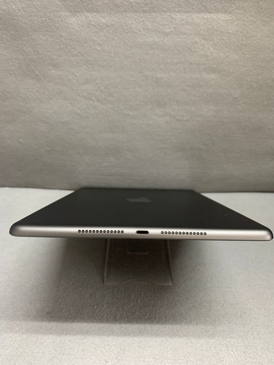 Ķ���� ������ Wi-Fi�� iPad ��9���� 64GB ���ڡ������쥤��