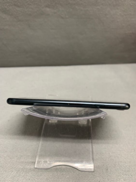 ���� Apple���ȥ��� SIM�ե꡼ iPhoneSE �裳���� 128GB �ߥåɥʥ��ȿ�