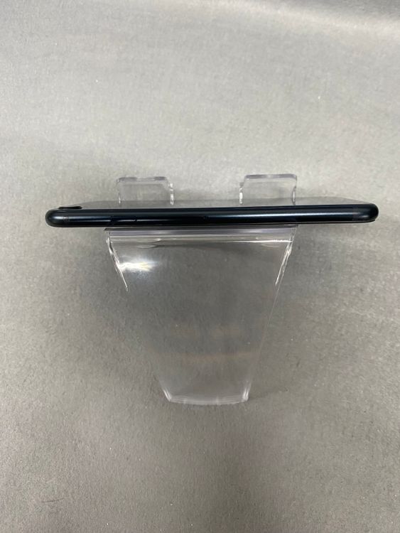 ������� ������ SIM�ե꡼ iPhoneSE ��3���� 128GB �ߥåɥʥ��ȿ�
