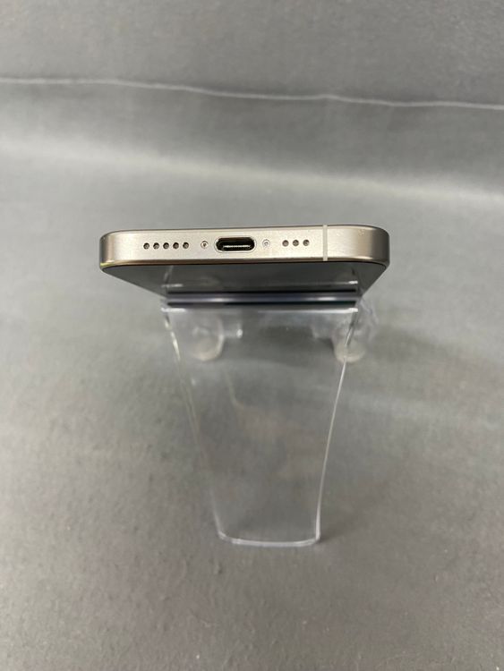������� ������ SIM�ե꡼iPhone15 Pro  128GB �ۥ磻�ȥ����˥��࿧