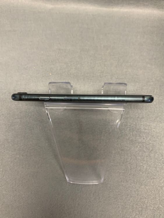 ���ʡ������ǡ�SIM�ե꡼��iPhoneSE�裲���� 128GB �֥�å���