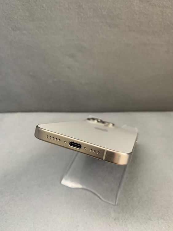 Ķ���� ������ SIM�ե꡼ iPhone15 Pro 256GB �ʥ���������˥��࿧