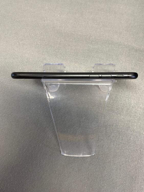���ʡ������ǡ�SIM�ե꡼��iPhoneSE�裲���� 128GB �֥�å���