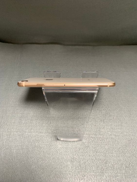   SIMե꡼ iPhone8 64GB ɿ