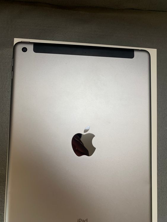  SIMե꡼ iPad 6 WiFi+Cellularǥ 32GB ڡ졼