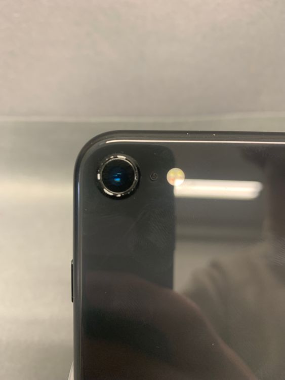 ���ʡ������ǡ�SIM�ե꡼��iPhoneSE ��2���塡 64GB �֥�å���