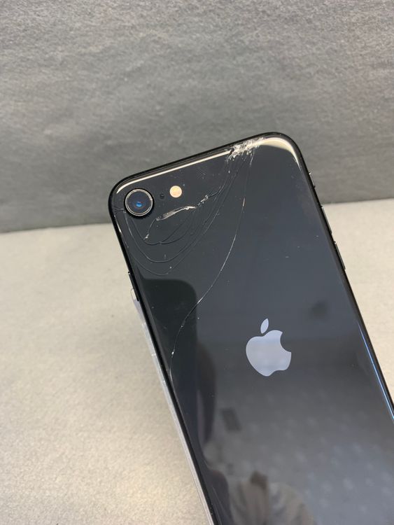 ��� ������ SIM�ե꡼ iPhoneSE �裲���� 128GB �֥�å���
