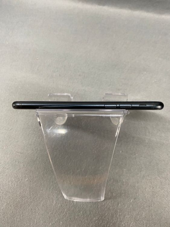 ���ʡ������ǡ�SIM�ե꡼��iPhoneSE��3���� 64GB �ߥåɥʥ��ȿ�