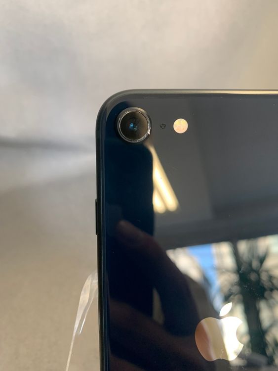 ���ʡ������ǡ�SIM�ե꡼��iPhoneSE �軰����  64GB �֥�å���