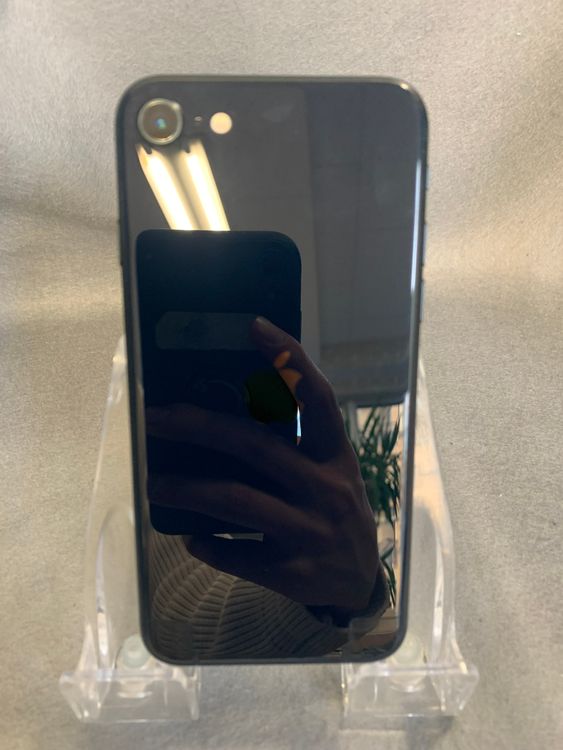 Ķ���ʡ������ǡ�SIM�ե꡼��iPhoneSE �軰���� 64GB �ߥåȥ饤�ȿ�