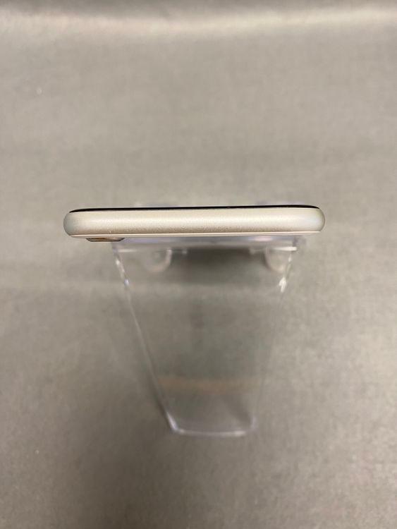���ʡ������ǡ�SIM�ե꡼��iPhoneSE�裲���� 256GB �ۥ磻�ȿ�