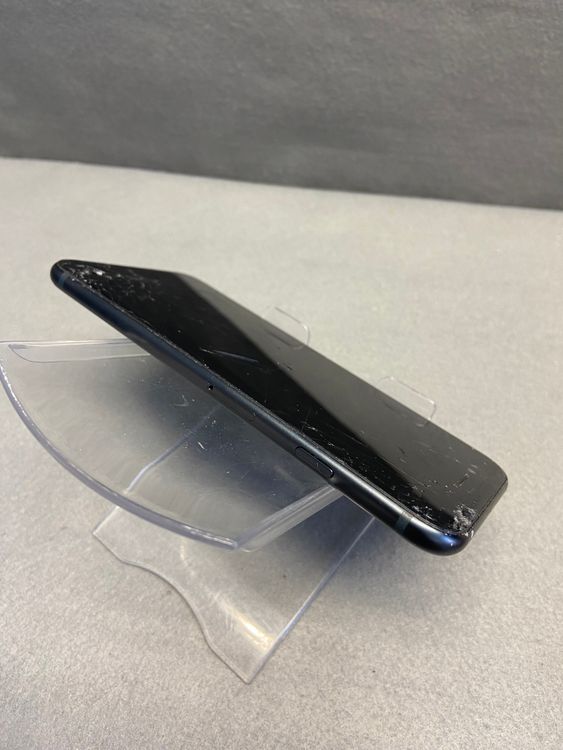��� ������ SIM�ե꡼ iPhoneSE �裳���� 64GB �ߥåɥʥ��ȿ�