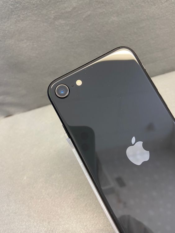 Ķ���� ������ SIM�ե꡼ iPhoneSE �裲���� 64GB �֥�å���