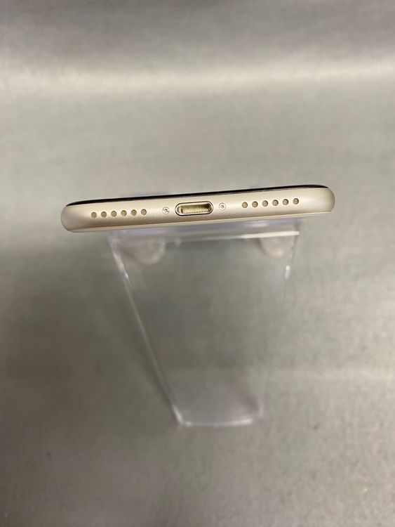Ķ���ʡ������ǡ�SIM�ե꡼��iPhoneSE��3���� 64GB �������饤�ȿ�