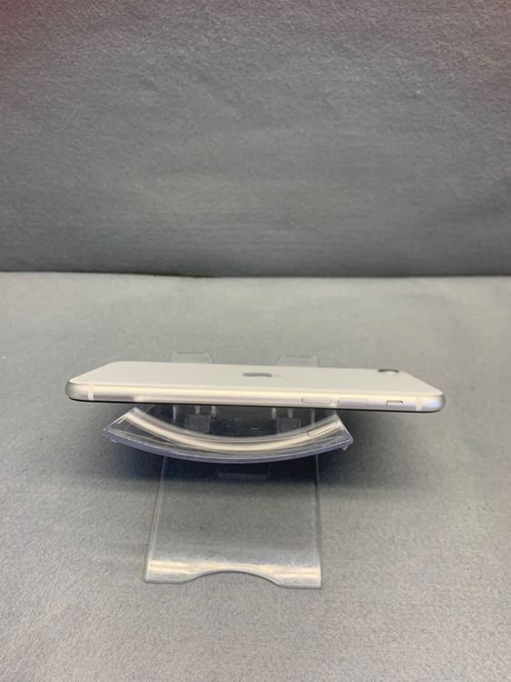 ��š������ǡ�SIM�ե꡼ iPhoneSE ��3���� 128GB �������饤�ȿ�