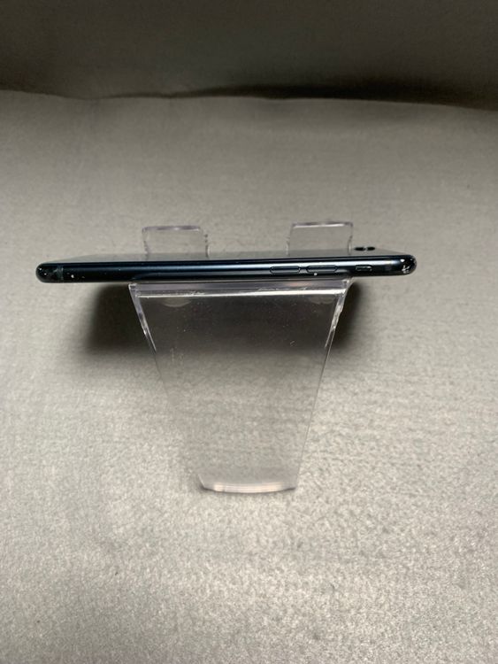 ��� ������ SIM�ե꡼ iPhoneSE ��3���� 128GB �ߥåɥʥ��ȿ�