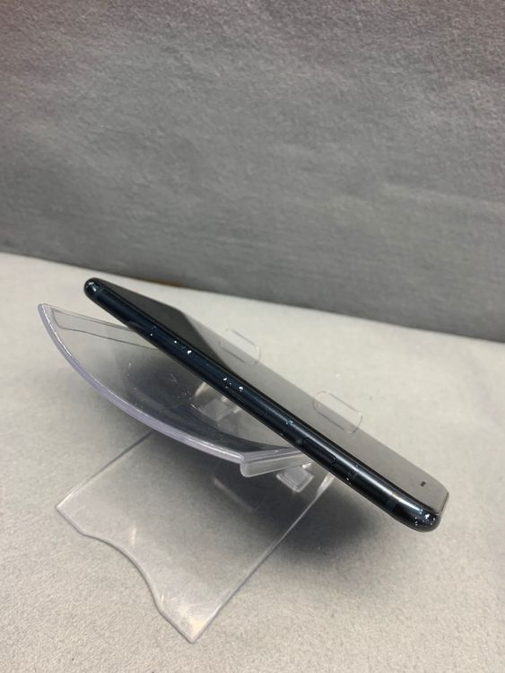 ��� ������ SIM�ե꡼ iPhoneSE ��3���� 128GB �ߥåɥʥ��ȿ�