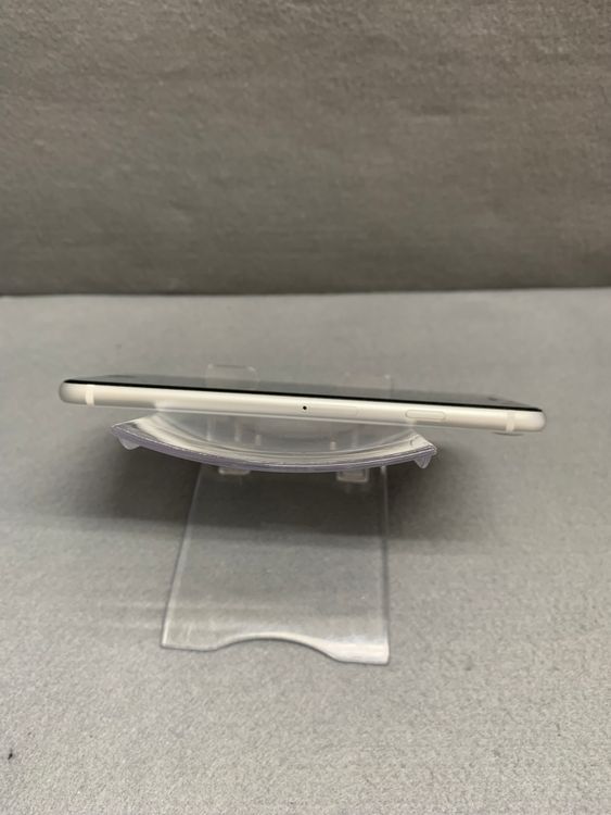 Ķ���� ������ SIM�ե꡼ iPhoneSE �裲���� 64GB �ۥ磻�ȿ�