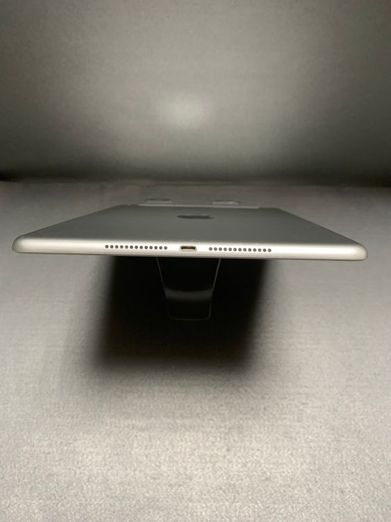 ���� ������ Cellular�� SIM�ե꡼ iPad ��6���� 32GB ����С���