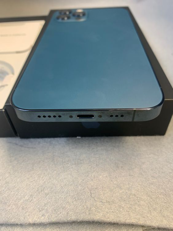 ���ʡ������ǡ�SIM�ե꡼��iPhone12 Pro�� 256GB �ѥ��ե��å��֥롼��