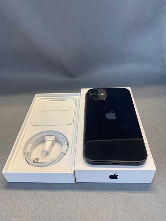 ���ʡ������ǡ�SIM�ե꡼��iPhone12�� 128GB �֥�å���