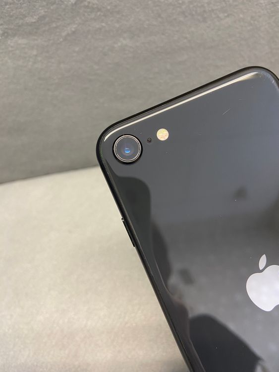 ���� ������ SIM�ե꡼ iPhoneSE �裲���� 64GB �֥�å���