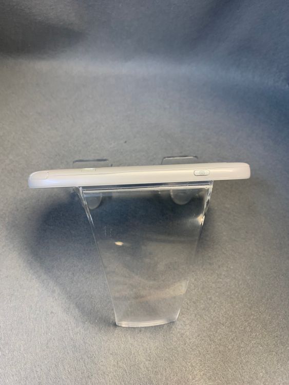 ���ʡ������ǡ�docomo����ꥢ���餯�餯���ޡ��ȥե���3 F-06F