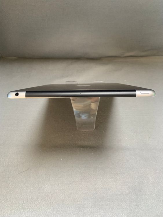  SIMե꡼ iPad 6 WiFi+Cellularǥ 32GB ڡ졼