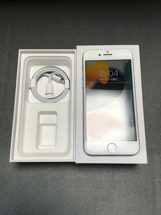ʡǡSIMե꡼iPhone8  64GB ۥ磻ȿ