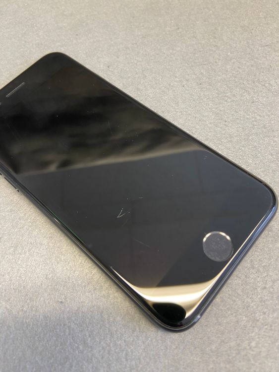 ���� ������ SIM�ե꡼ iPhoneSE �裲���� 64GB �֥�å���