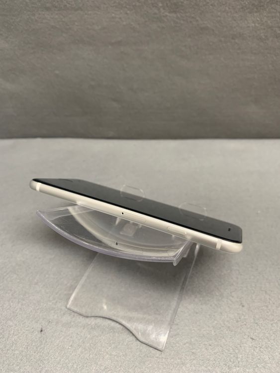 ���� ������ SIM�ե꡼ iPhoneSE �裲���� 64GB �ۥ磻�ȿ�