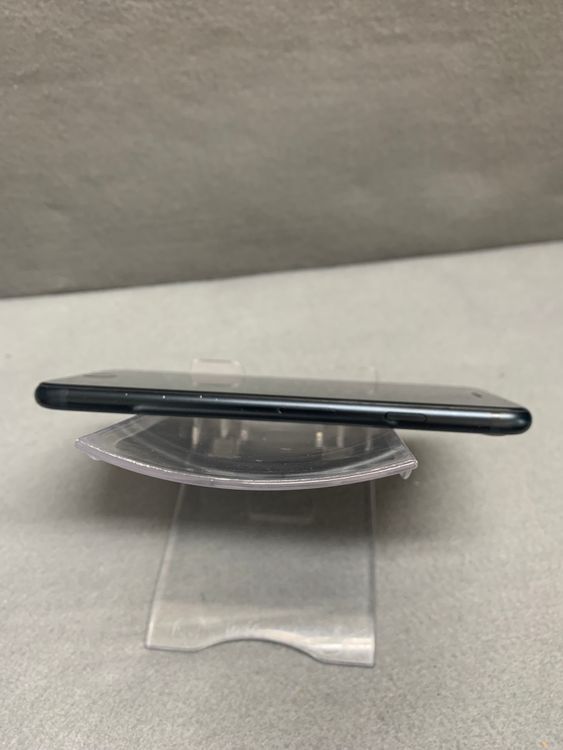 ���� ������ SIM�ե꡼ iPhoneSE �裳���� 128GB �ߥåɥʥ��ȿ�