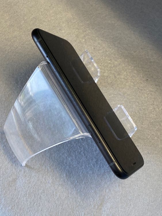���ʡ������ǡ�SIM�ե꡼��iPhoneXR 64GB �֥�å���