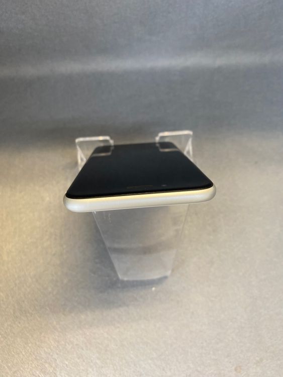 Ķ���� ������ SIM�ե꡼ iPhoneSE ��2���� 64GB �ۥ磻�ȿ�