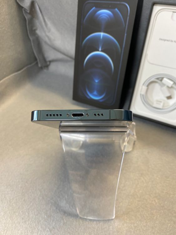 ���ʡ������ǡ�SIM�ե꡼��iPhone12Pro 256G�֥롼��