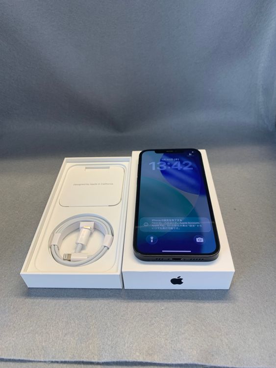 ���ʡ������ǡ�SIM�ե꡼��iPhone12�� 128GB �֥�å���