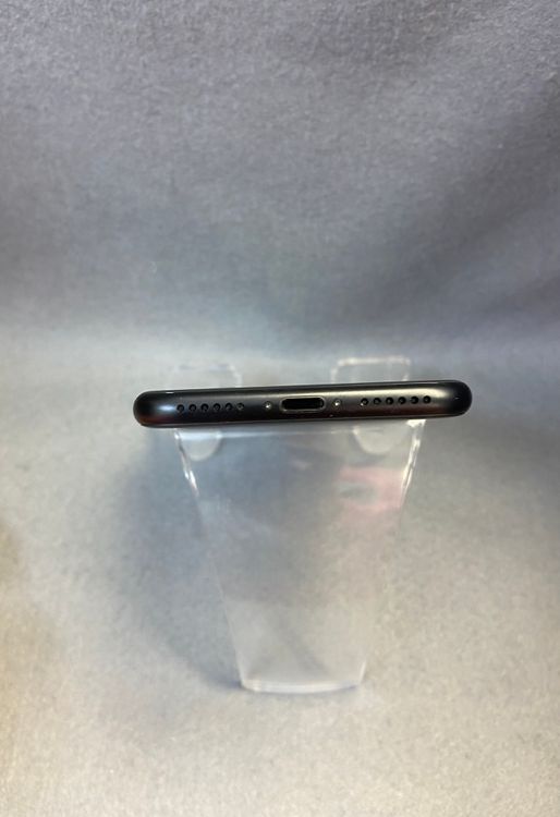 Ķ���ʡ������ǡ�SIM�ե꡼��iPhoneSE ������ 128GB���֥�å���