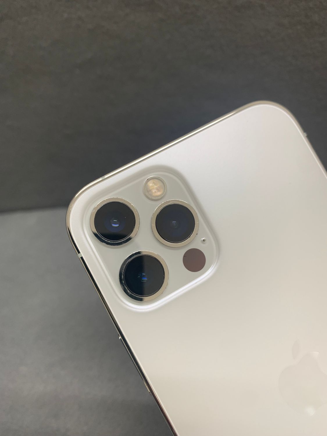 ムスビー｜美品 国内版 SIMフリー iPhone12 Pro 256GB シルバー色