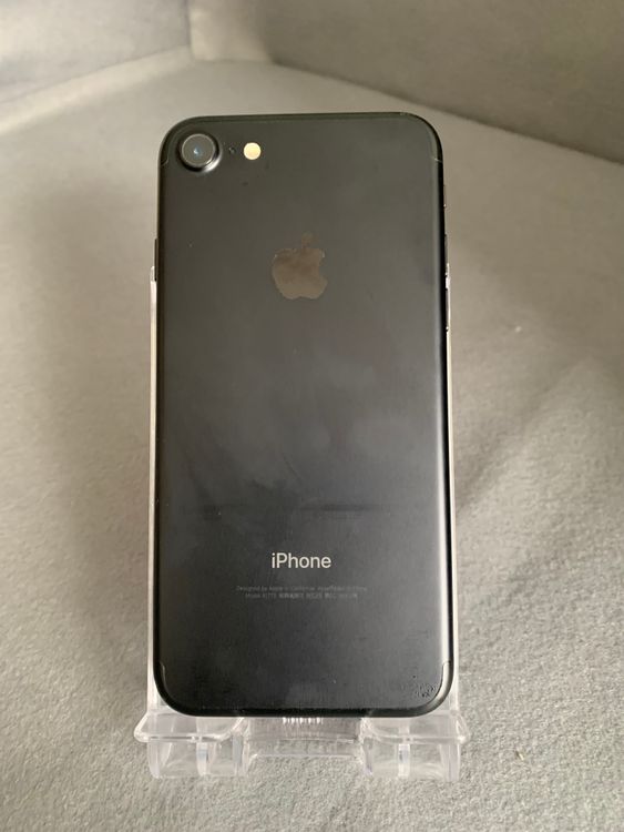 ���ʡ������ǡ�SIM�ե꡼��iPhone7 128GB �֥�å���