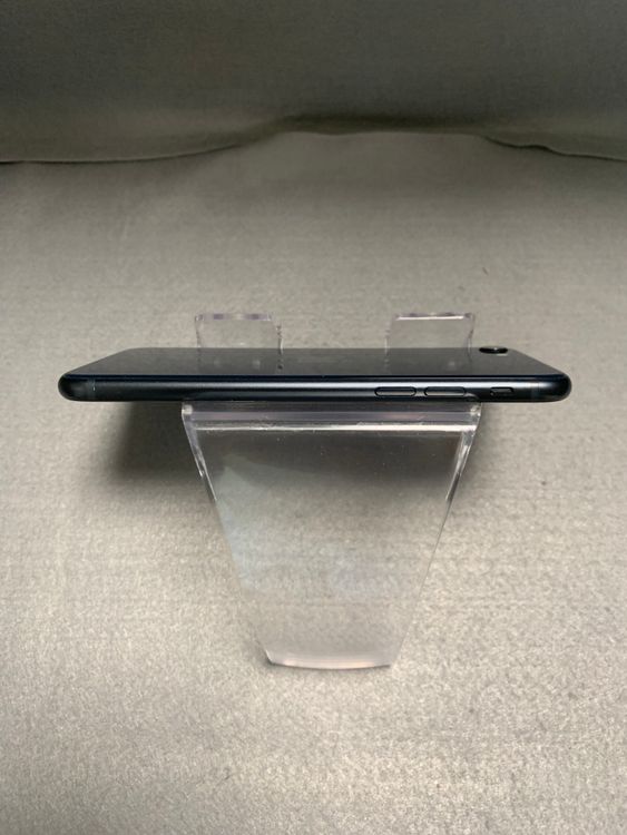 ���� ������ SIM�ե꡼ iPhoneSE ��3���� 128GB �ߥåɥʥ��ȿ�