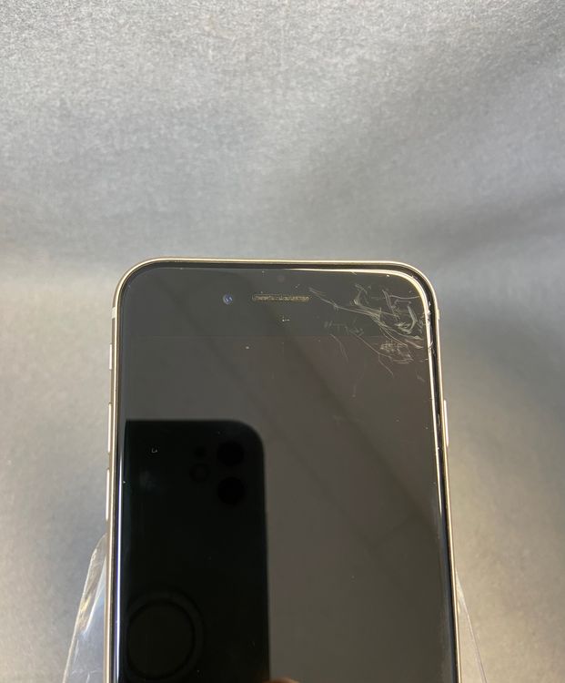 ��� ������ SIM�ե꡼ iPhone SE ��3���塡64GB �������饤�ȿ�