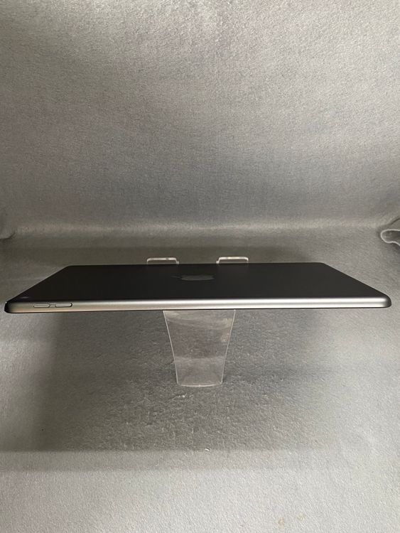 ���� ������ Wi-Fi�� iPad ��9���� 64GB ���ڡ������쥤��