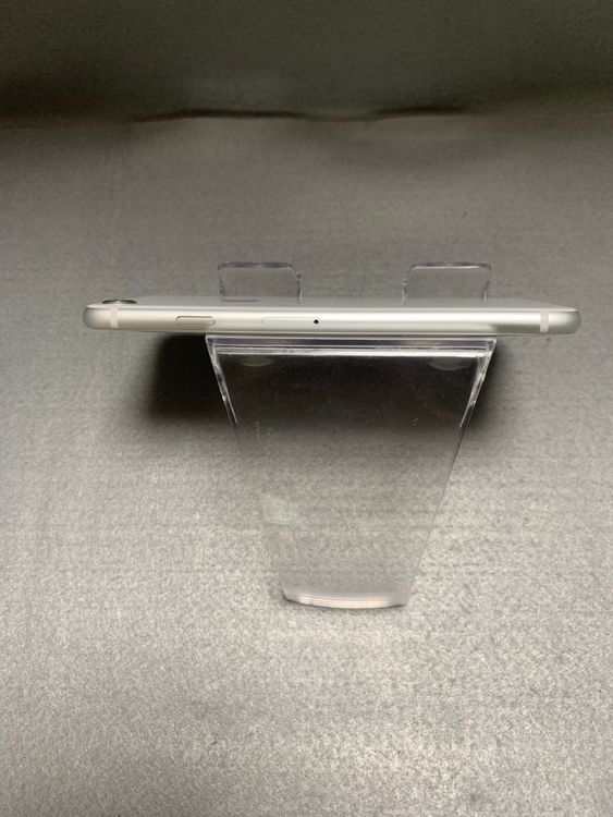 ������ ������ SIM�ե꡼ iPhone8 64GB ����С���