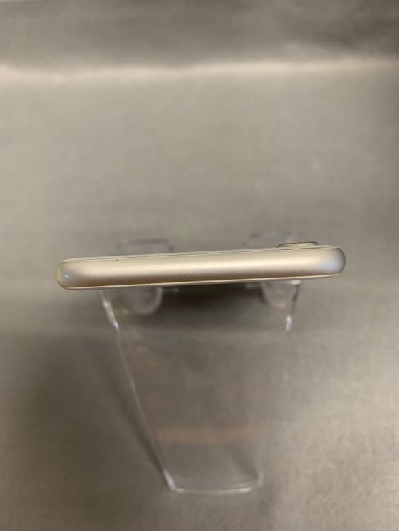���ʡ������ǡ�SIM�ե꡼��iPhone8 64GB ����С���