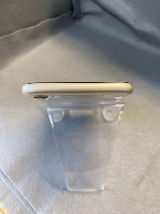 ���ʡ������ǡ�SIM�ե꡼��iPhoneSE�軰���� 64GB �ۥ磻�ȿ�