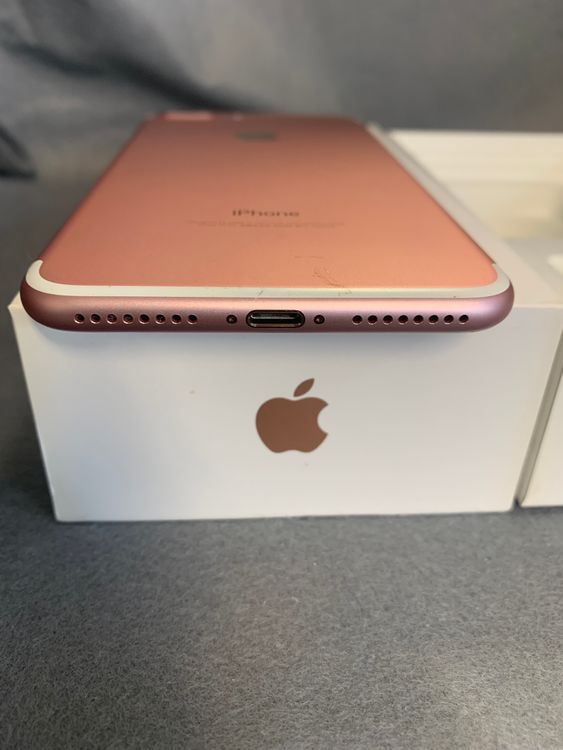 ���ʡ������ǡ�SIM�ե꡼��iPhone7 Plus 128GB ������������ɿ�