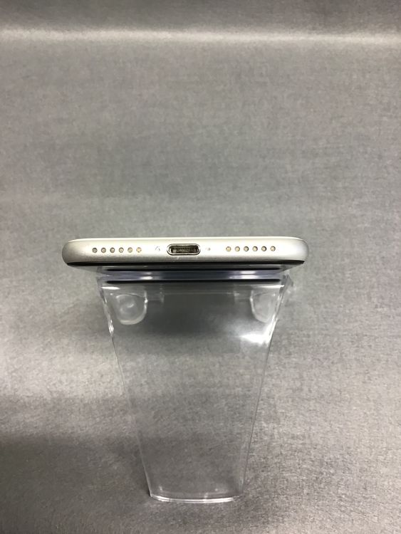 ���� ������ SIM�ե꡼��iPhoneSE2  256GB  �ۥ磻�ȿ�