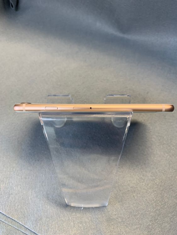 ���ʡ������ǡ�SIM�ե꡼��iPhone 8�� 64GB ������ɿ�